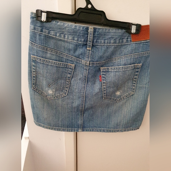 Levi's denim mini skirt - Picture 3 of 6